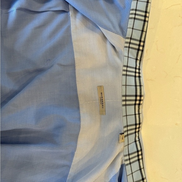 Burberry Men's Cotton Button Down with Plaid Cuffs and Neck Lining / 17 R - Picture 10 of 11